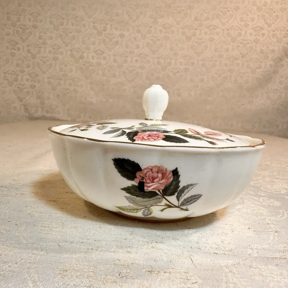 Vintage Wedgwood Bone China Hathaway Rose Covered Candy Trinket Dish 5.5”